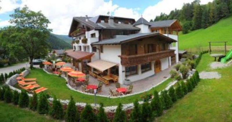 Hotel Monte Paraccia San Vigilio Di Marebbe Kültér fotó