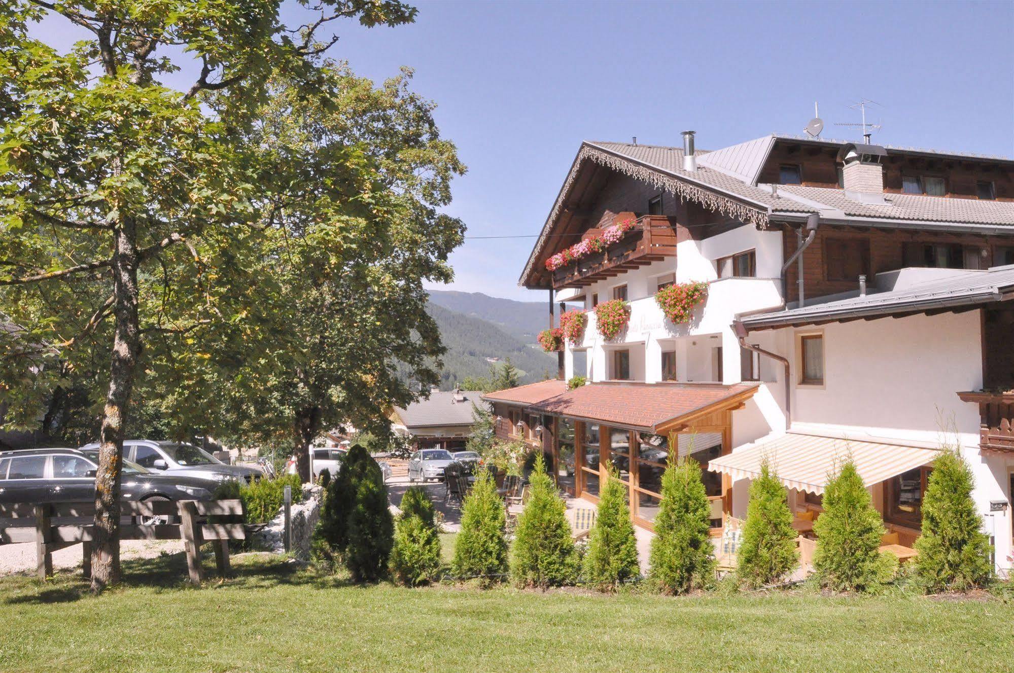 Hotel Monte Paraccia San Vigilio Di Marebbe Kültér fotó