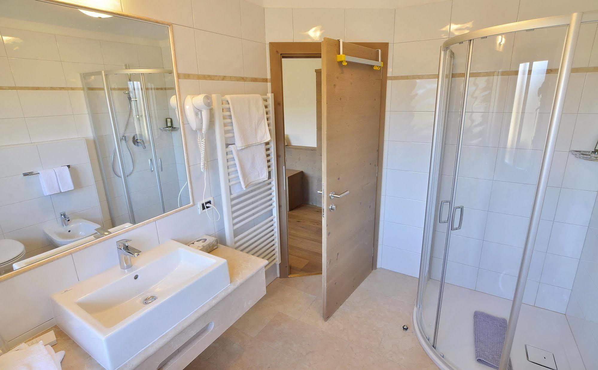 Hotel Monte Paraccia San Vigilio Di Marebbe Kültér fotó