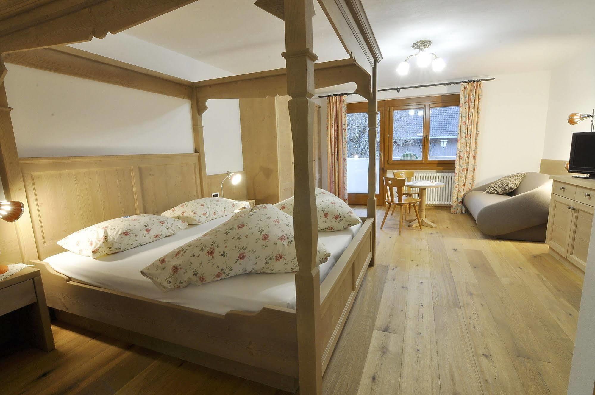 Hotel Monte Paraccia San Vigilio Di Marebbe Kültér fotó
